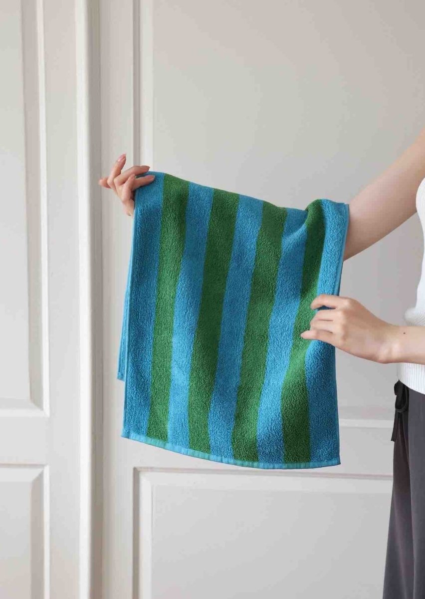 Ultra Soft Absorbent Retro Stripe Bath Towel - 100% Organic Premium